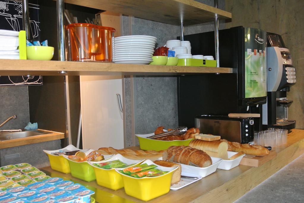 Ibis Budget Chambery Sud Challes Les Eaux Екстер'єр фото