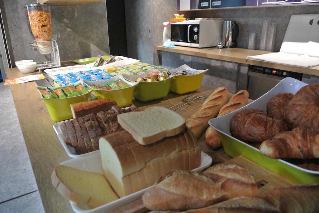 Ibis Budget Chambery Sud Challes Les Eaux Екстер'єр фото