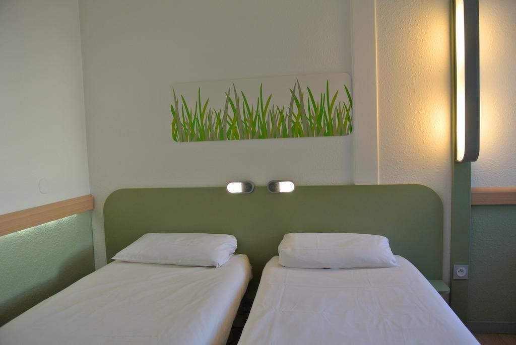 Ibis Budget Chambery Sud Challes Les Eaux Екстер'єр фото