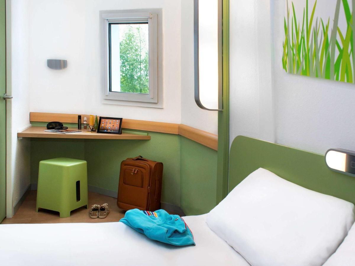 Ibis Budget Chambery Sud Challes Les Eaux Екстер'єр фото